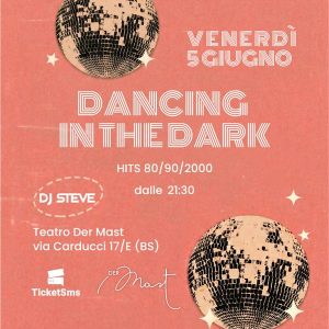 Dancing in the dark | Der Mast Intero