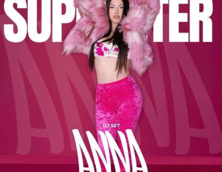 Anna   Supporter beach