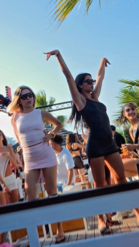 Juicy Sunday | PAPEETE BEACH